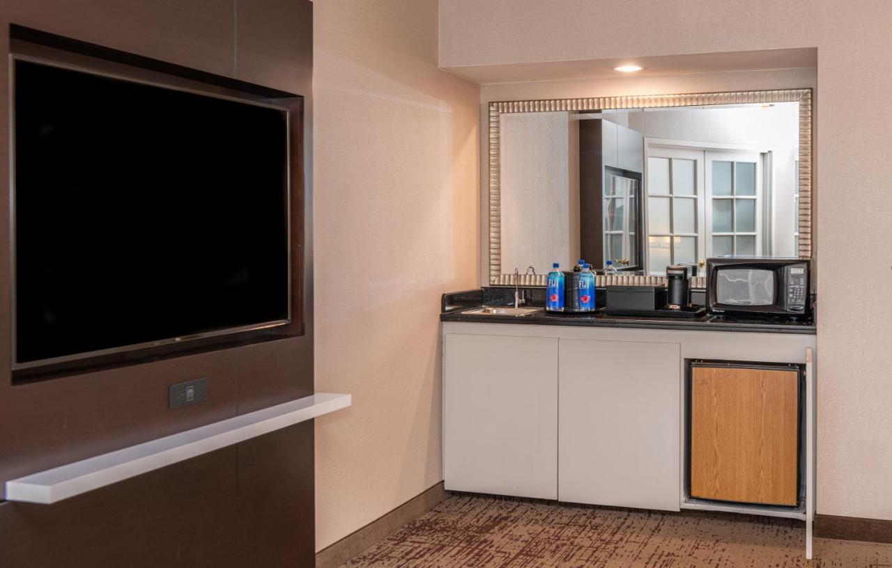 Chicago Marriott Hotel 4*